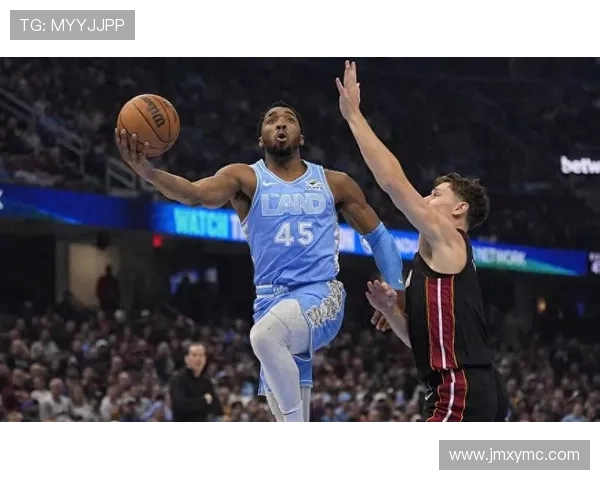 NBA季后赛即将开战，球星们备战冲击总冠军