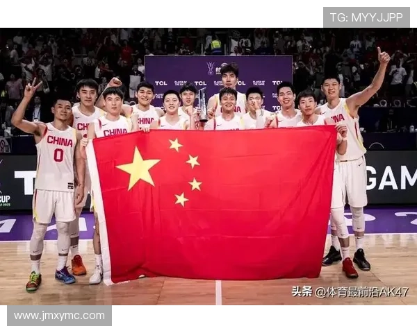 中国男篮迎战世界杯强敌，全力备战备受关注，球迷期待球队逆袭表现